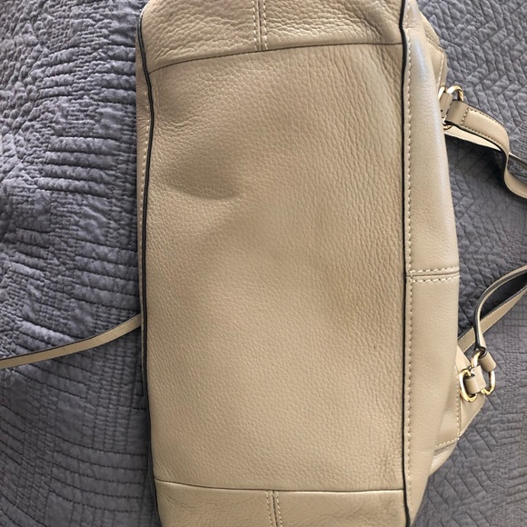 Vince Camuto medium sized cream colored tote! - Picture 4 of 4